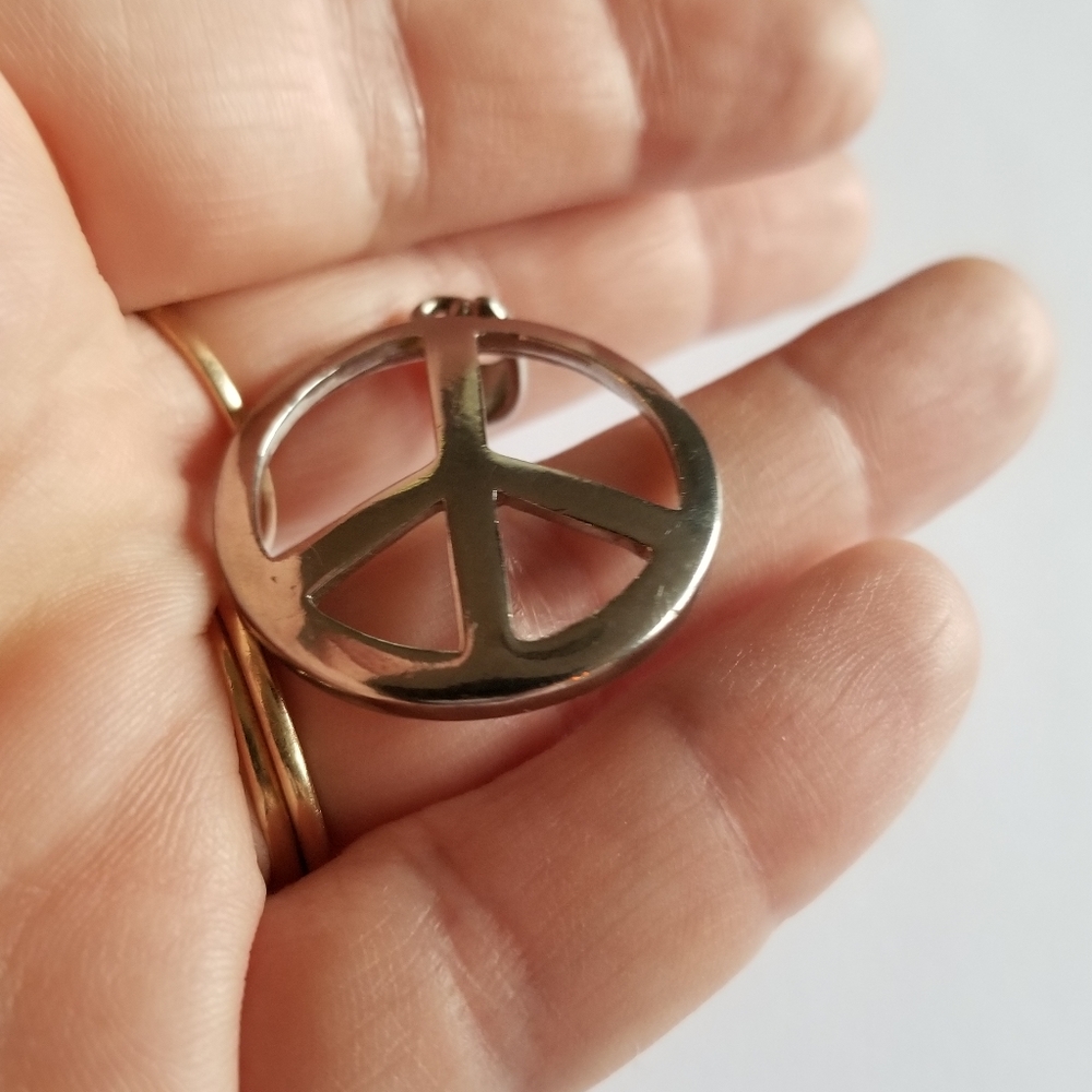 Relisted - Peace sign pendant silver tone metal hippie style - Picture 12 of 12